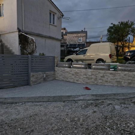 Apartment Ground Floor With Parking Erny Pola Esterno foto